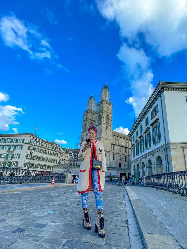 Nikita Mirzani berlibur di Swiss (Foto: Instagram/@nikitamirzanimawardi_172)
