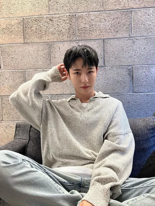 Renjun juga merupakan member NCT dengan tubuh paling mungil, hal itulah yang membuatnya disebut tiny boy. (FOTO: instagram.com/yellow_3to3/)