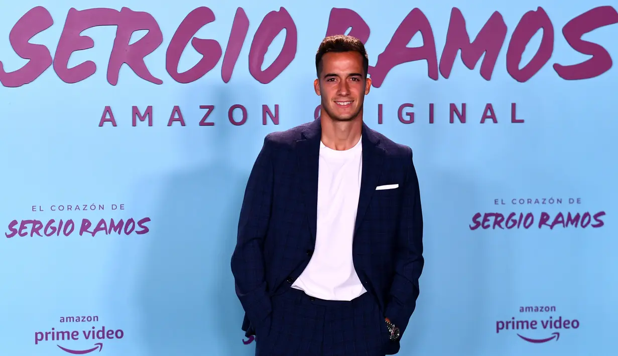 Penyerang Real Madrid, Lucas Vazquez  berpose menghadiri pemutaran perdana film dokumenter otobiografi bek Real Madrid Sergio Ramos "El Corazon de Sergio Ramos" (hati Sergio Ramos) di Madrid, Spanyol (10/9/2019). (AFP Photo/Gabriel Bouys)