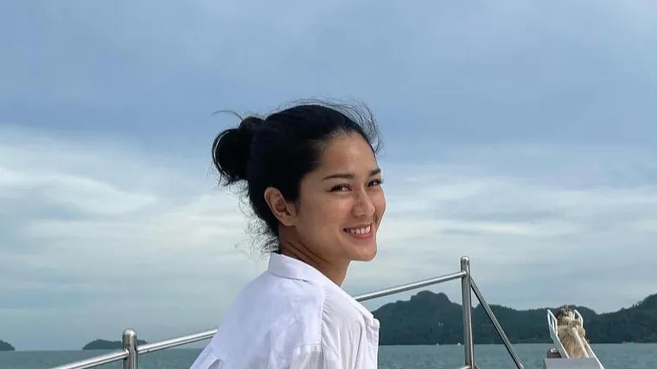 13. Prisia Nasution