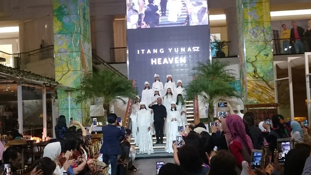 Busana Ramadan Itang Yunasz