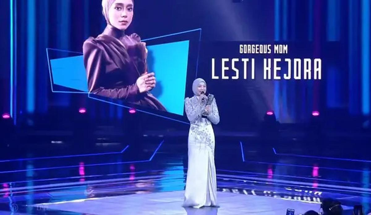 Lesti Kejora Raih Gelar Gorgeous Mom di Infotainment Awards 2025, Ungkap Peran Besar Rizky Billar