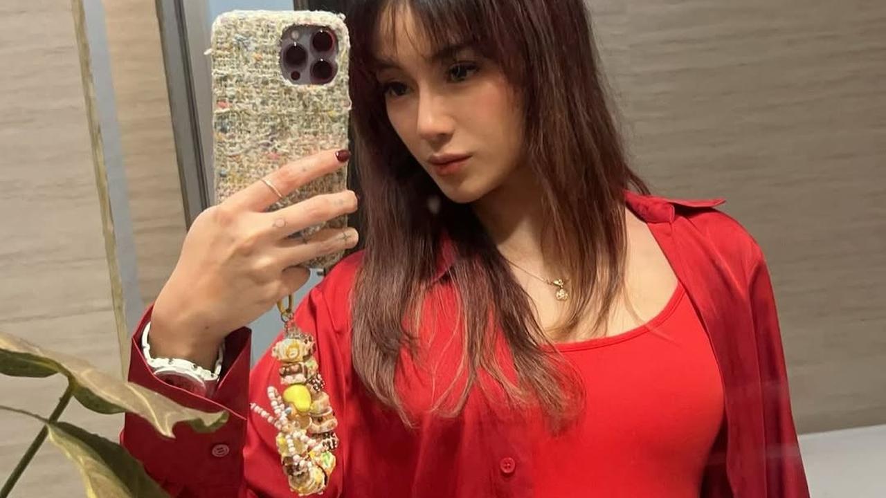 4 Potret Cantik Dara the Virgin Mirror Selfie, Ekspresinya Tak Pernah Gagal Bikin Kepincut