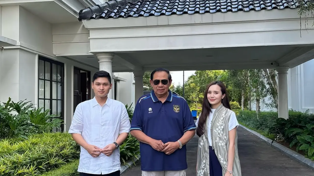 Gaya Casual Lace Beby Tsabina Dampingi Suami Kunjungi SBY ke Pacitan, Ikut Mancing Sampai Melukis