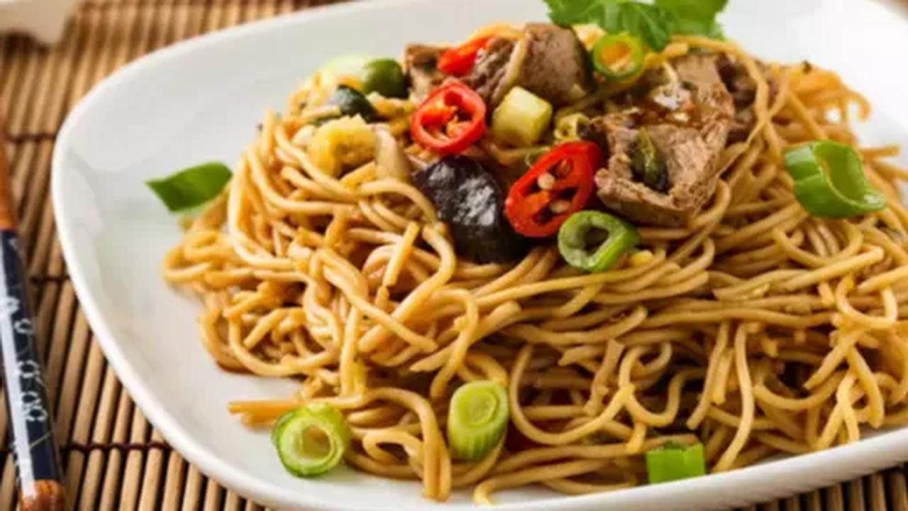 7. Resep Chinese Food Mie Goreng Shanghai<br>
