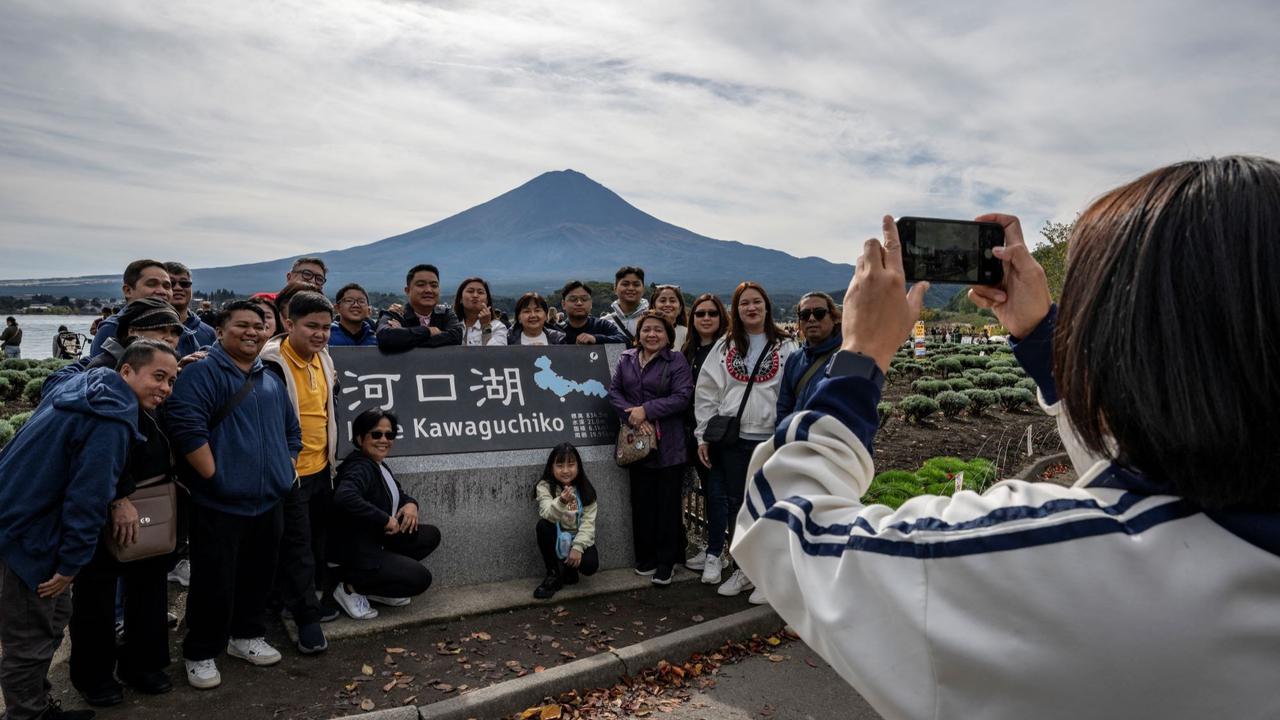 Puncak Gunung Fuji Tak Bersalju untuk Pertama Kali Sejak 130 Tahun