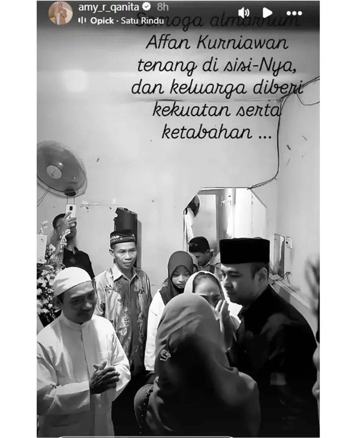 5 Potret Raffi Ahmad Kunjungi Rumah Duka Alm. Affan Kurniawan, Ditemani Amy Qanita