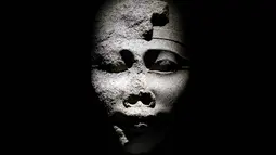 Sebuah patung di Museum Kafr El-Sheikh di Kafr El-Sheikh, Mesir, 2 November 2020. Museum yang dibuka untuk pengunjung pada Senin (2/11) ini terdiri dari tiga ruang pameran utama, yang menampilkan sejarah regional dan banyak artefak yang ditemukan di Kegubernuran Kafr El-Sheikh. (Xinhua/Ahmed Gomaa)