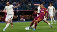 Penyerang AS Roma, Donyell Malen, memborong tiga gol kemenangan timnya atas Pisa pada laga pekan ke-32 Serie A di Stadio Olimpico, Sabtu (11/04/2026) dini hari WIB. Dalam duel tersebut, Roma membungkam Pisa dengan skor 3-2. (AP Photo/Alessandra Tarantino)