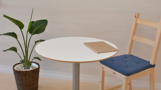 Mengatur Meja Kerja dengan Nyaman