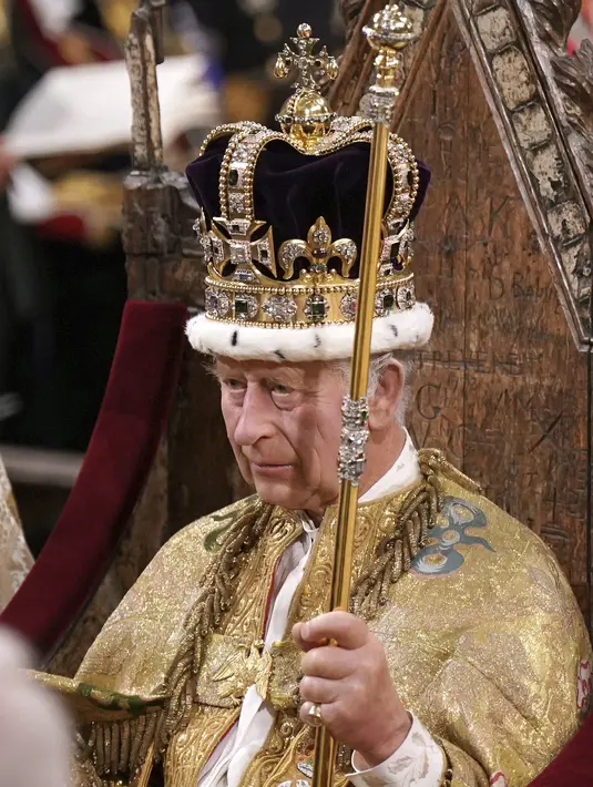 Raja Charles III menjadi raja ke-40, ia juga akan menjadi kepala negara dari 14 negara Persemakmuran.  (Victoria Jones/Pool via AP)