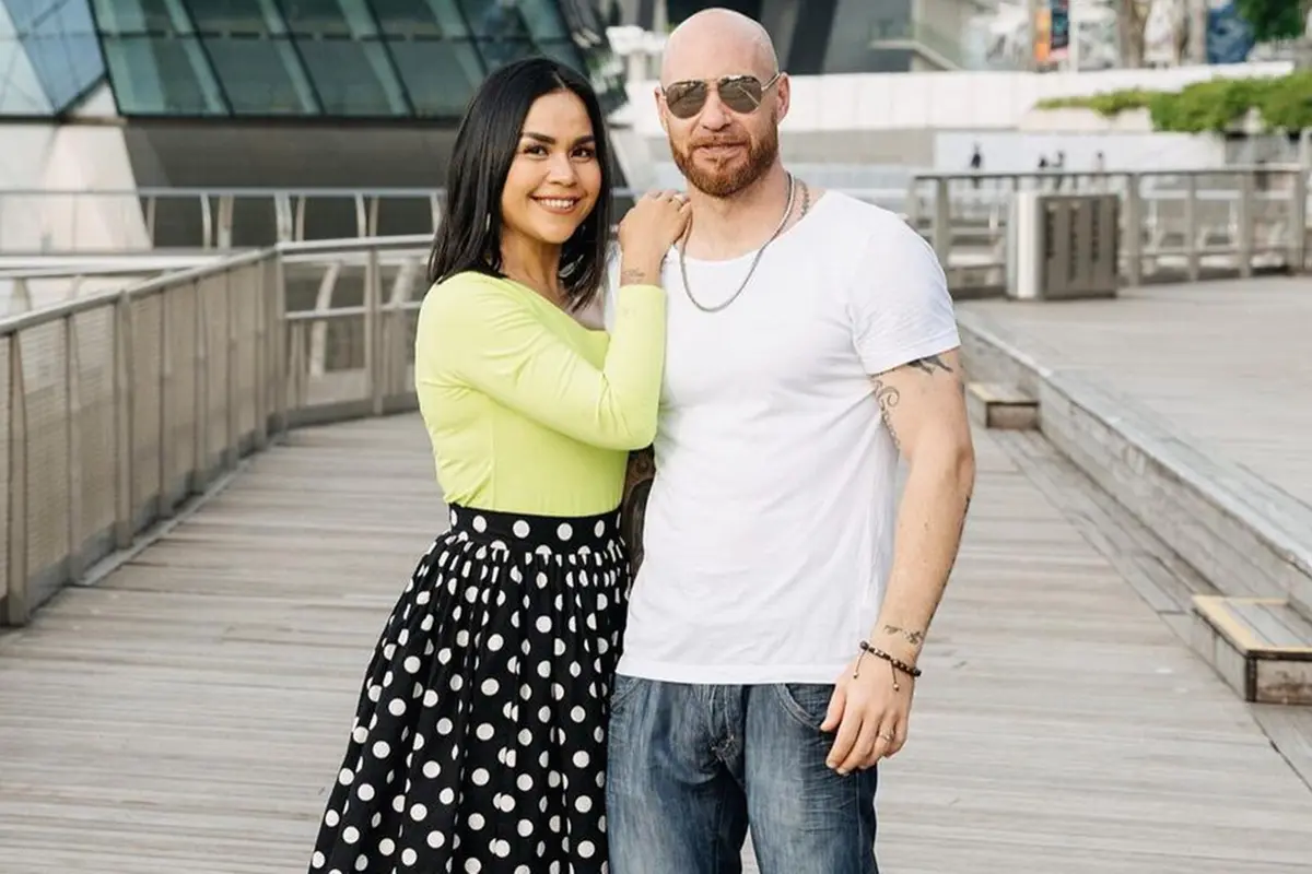 12 Tahun Bersama, Ini Potret Mesra Melaney Ricardo dan Suami