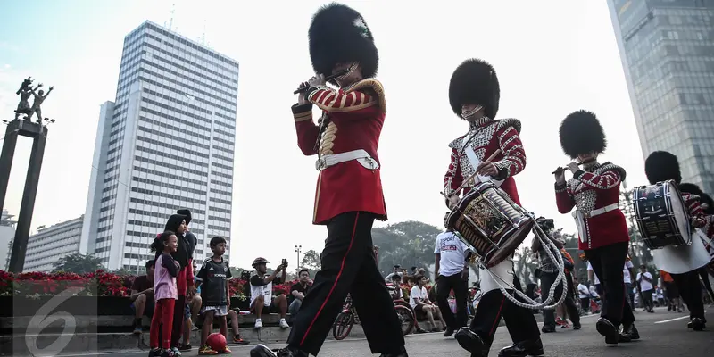 20160605-Ketika Penjaga Istana Inggris Hebohkan Bundaran HI-Jakarta