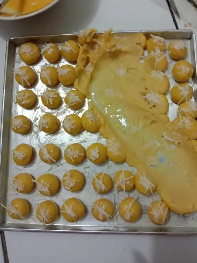 7 Potret Kocak Gagal Masak Makanan Lebaran Ini Bikin Sedih