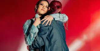 Konser Isyana Sarasvati yang bertajuk Lost in Harmony diramaikan dengan sederet kolaborator. Salah satunya adalah Raisa Andriana [@raisa6690]
