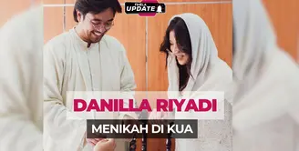 Penyanyi Danilla Riyadi akhirnya mengungkap kabar bahagia! Ia telah resmi menikah dengan Agus Warman dalam upacara sederhana di KUA. Simak di video berikut! #fimelaupdate #fimelahariini #fmlmmd