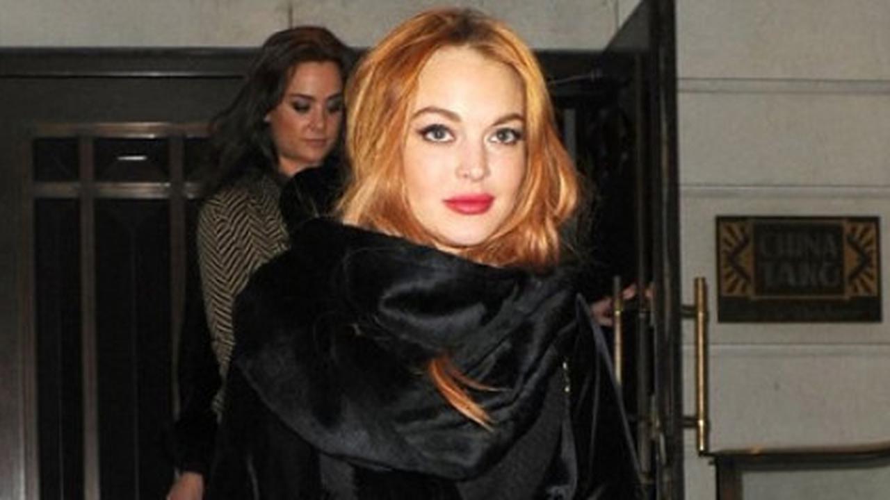 Lindsay Lohan curi perhiasan Elizabeth Taylor?