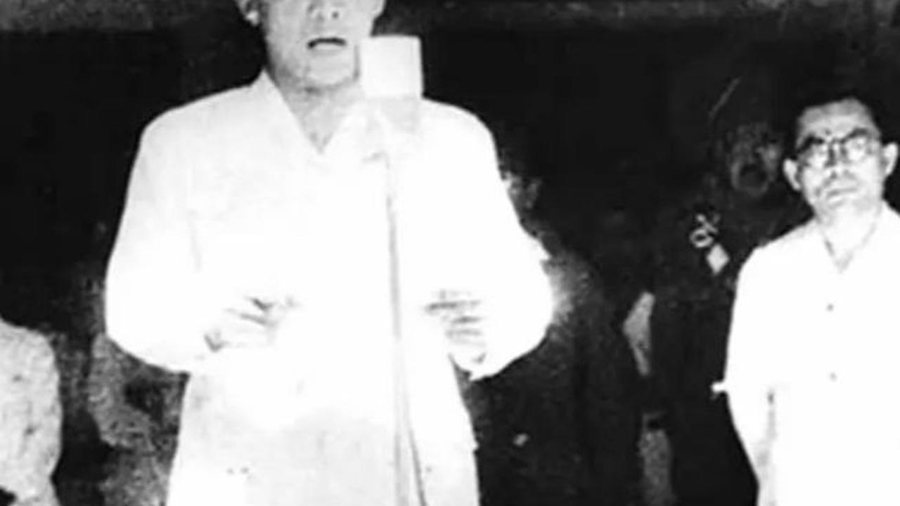 Itulah berbagai peristiwa bersejarah yang terjadi sebelum kemerdekaan Indonesia. Dari peristiwa bersejarah di atas bisa jadi inspirasi ide untuk membuat naskah drama tentang kemerdekaan.