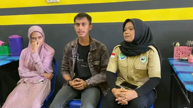 Viral Pria Ditarik Orang Utan di Kebun Binatang Ternyata untuk Konten, Ini 3 Faktanya