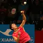 Pebulutangkis tunggal putra Jepang, Kento Momota, saat bertanding melawan pebulutangkis Jerman, Dieter Domke, dalam Kejuaraan Dunia Bulutangkis 2015 di Istora Gelora Bung Karno, Senayan, Jakarta. Senin (10/8/2015). (Bola.com/Arief Bagus)