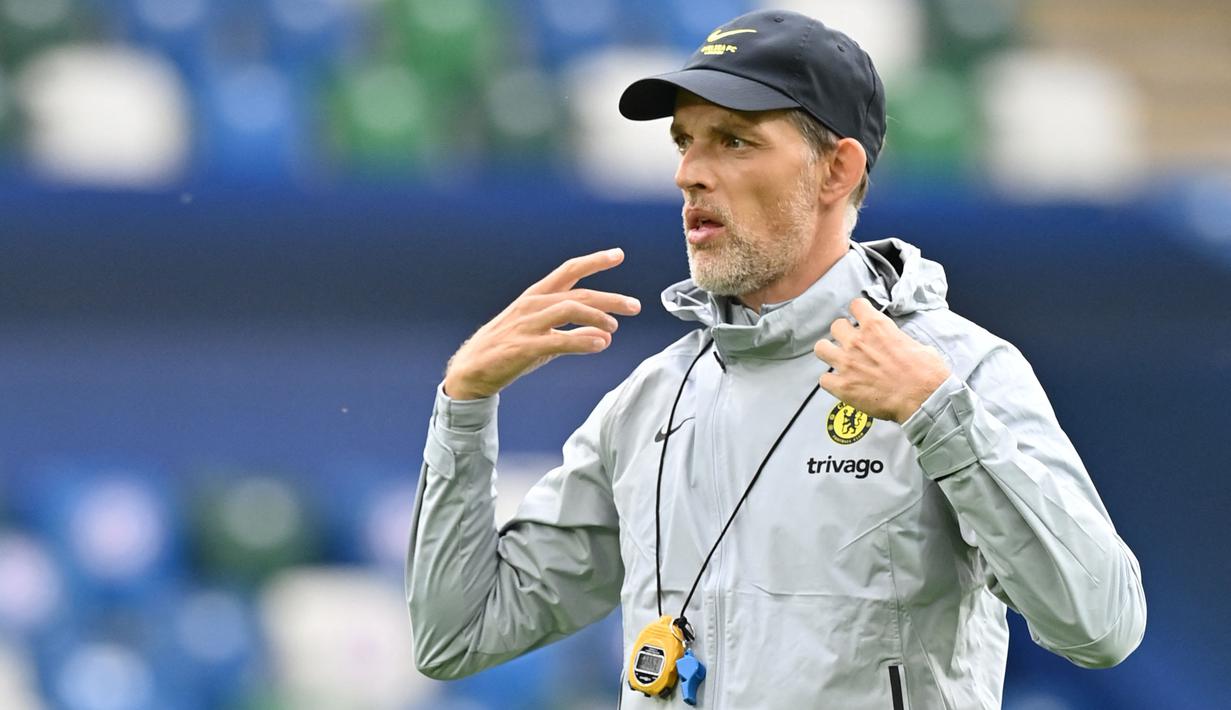 Thomas Tuchel didatangkan menuju Stamford Bridge pada awal tahun 2021. Ia langsung berhasil mempersembahkan gelar Liga Champions 2020/21 untuk The Blues. Pada akhir tahun ini, Chelsea juga berhasil masuk di tiga besar klasemen meski pemainnya sedang banyak dilanda cedera. (AFP/Paul Ellis)
