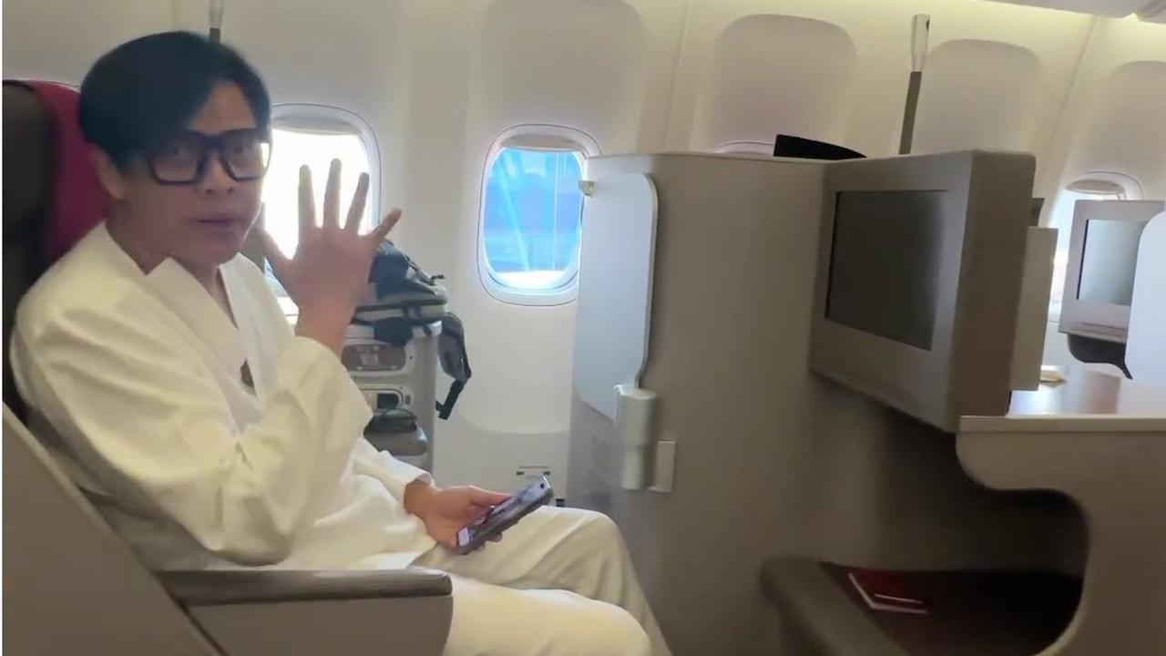 3 Potret Armand Maulana dan Dewi Gita Ajak Anak Pergi Umrah, Laksanakan Ibadah Sekeluarga
