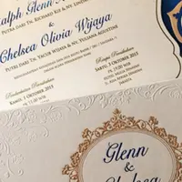 Pasangan yang sudah delapan tahun pacaran ini akhirnya akan menikah pada 3 Okttober 2015 mendatang. Selamat yah buat Chelsea Olivia dan Glenn Alinskie.