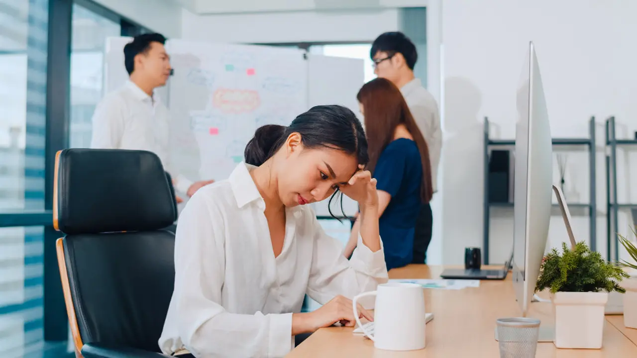 Jaga Kesehatan Mental di Kantor dengan Strategi Kerja Anti Burnout