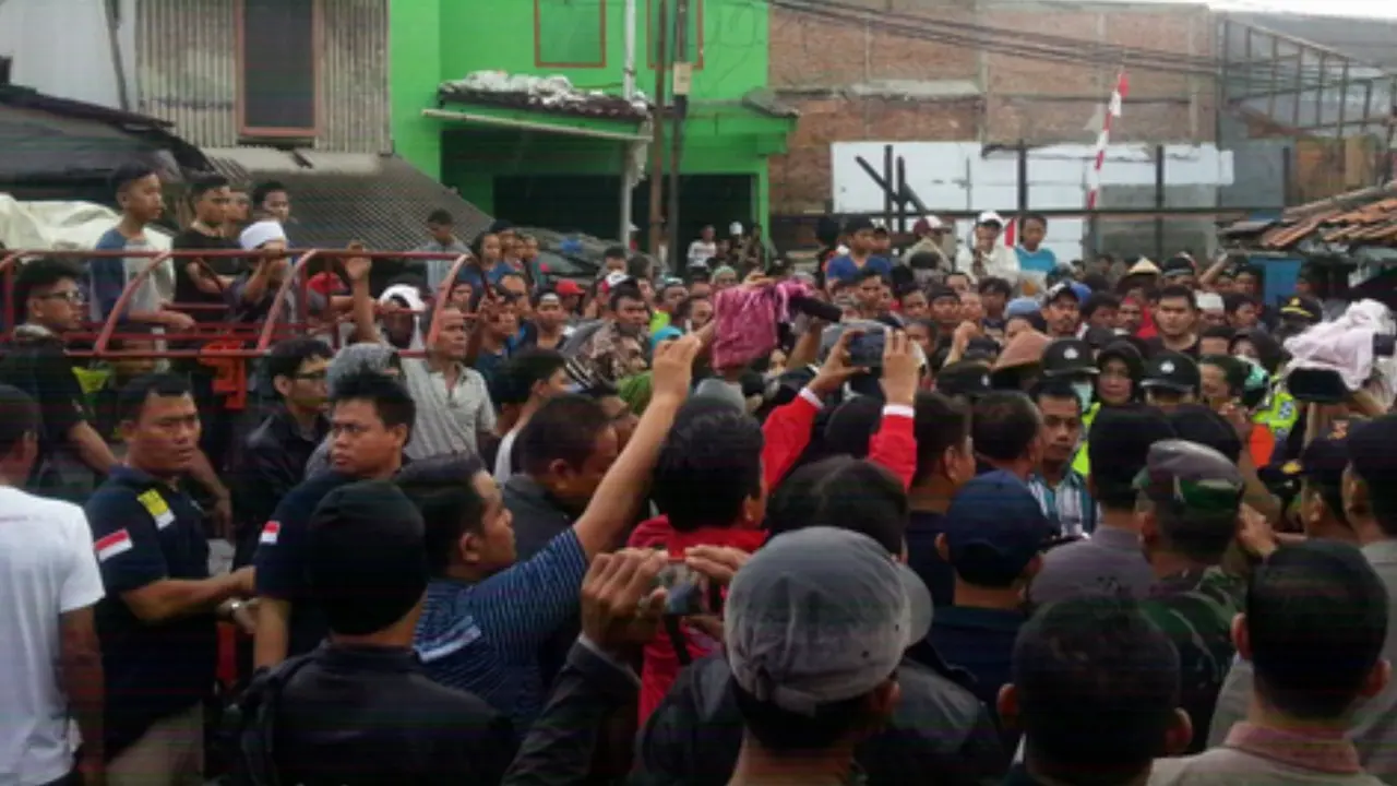 Situasi memanas saat penggusuran Pasar Ikan, Penjaringan, Jakarta Utara