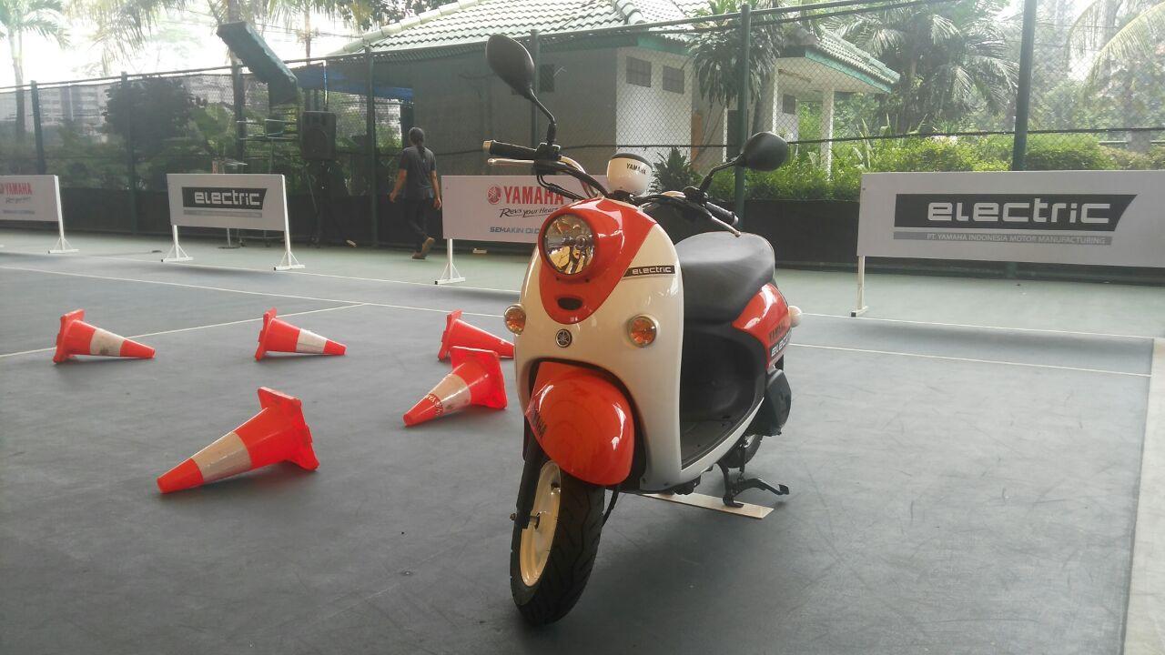 Motor listrik Yamaha bergaya retro modern seperti Yamaha Fino. (Arief/Liputan6.com)