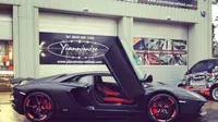 Lamborghini Aventador milik bintang Manchester City tersebut pun tampil beda setelah dikustomisasi.