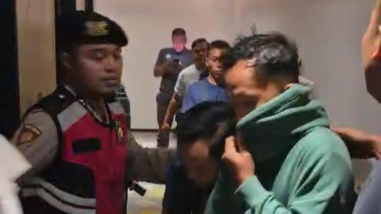 Pesta Seks Sesama Jenis di Hotel Surabaya Digerebek Polisi, 34 Pria Ditangkap