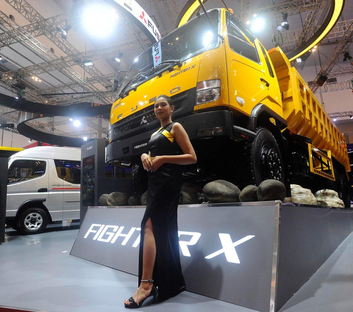 PT. Krama Yudha Tiga Berlian Motors (KTB), selaku agen pemegang merek (APM) Mitshubishi Fuso di Indonesia, turut meramaikan pameran otomotif GAIKINDO Indonesia Indonesia Internasional Auto Show (GIIAS) 2023 di Indonesia Convention Exhibition (ICE) BSD Cit