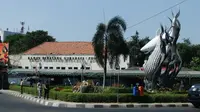 Kebun Binatang Surabaya, salah satu objek wisata terkenal di Surabaya (Foto: wikimedia.org)