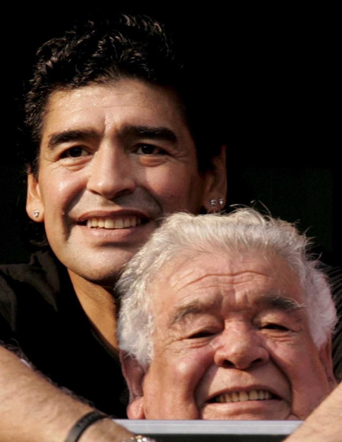 Mengenang keakraban Diego Maradona bersama sang ayah