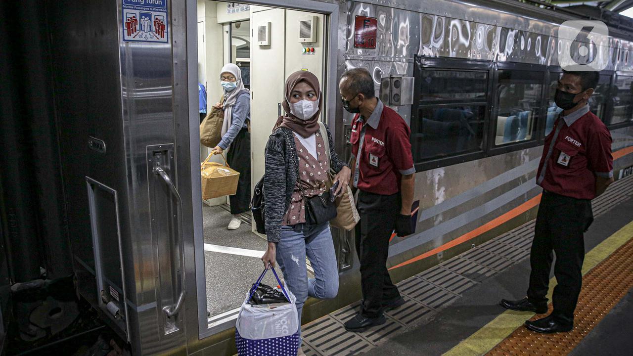 Arus Balik Mudik Kereta Api