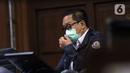 Terdakwa kasus dugaan suap penghapusan red notice atas nama Djoko S Tjandra, Brigjen (Pol) Prasetijo Utomo saat menjalani sidang lanjutan di Pengadilan Tipikor Jakarta, Senin (7/12/2020). Sidang menyimak keterangan saksi-saksi. (Liputan6.comHelmi Fithriansyah)