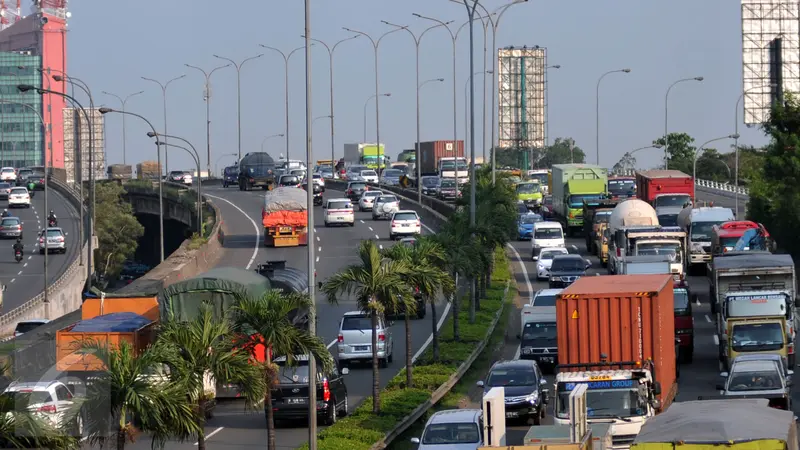 20151229-Antisipasi Kemacetan di Tahun Baru, Truk Dilarang Melitas