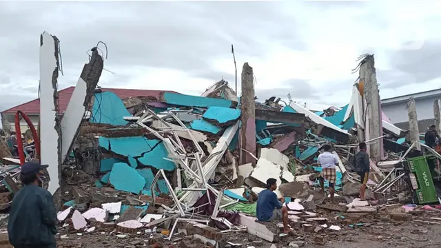 Evakuasi Korban Gempa Mamuju di Rumah Sakit Mitra Manakarra