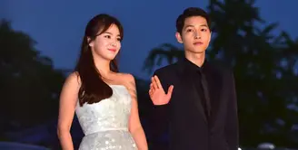 Setelah mengumumkan waktu pelaksanaan acara pernikahan mereka akan digelar, kini Song Joong Kid an Song Hye Kyo membawa kabar terbaru soal hubungan mereka. Keduanya telah mengumumkan tempat pelaksanaannya. (AFP/Yung Yeon Je)