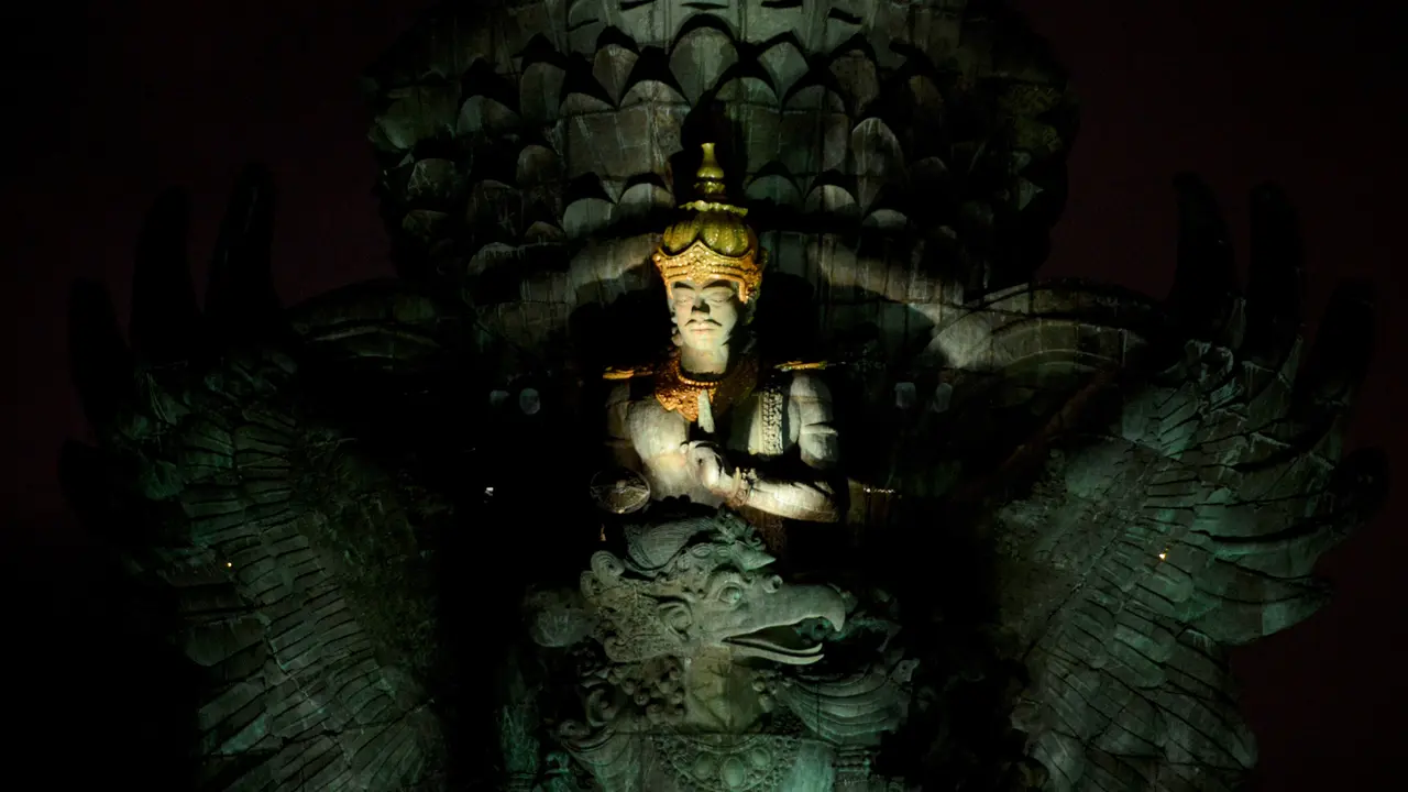 Patung Garuda Wisnu Kencana