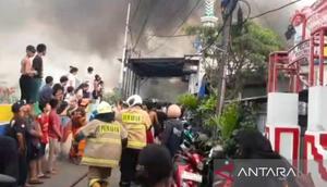 Kebakaran di Palmerah Jakarta Barat. Gulkarmat Jakarta Barat.