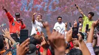 Grup Musik asal Papua Music Anak Coment (M.A.C) turut memeriahkan Roadshow Sail Teluk Cenderawasih Pesona Kabupaten Biak Numfor yang diselenggarakan di Bundaran HI Jakarta pada Minggu (8/10/2023) (Istimewa)