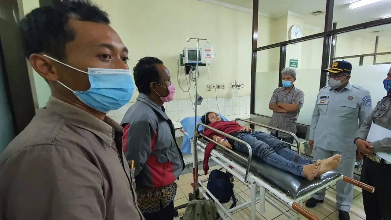Jasa Raharja Serahkan Santunan 1x24 Jam Korban Kecelakaan Tol Purbalenyi