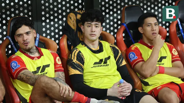 Foto: Melihat Aktivitas Cyrus Margono di Bench Pemain Persija, Masih Menanti Debut