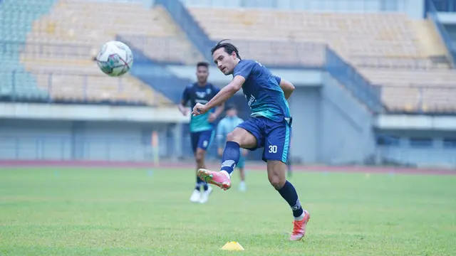 Persib Bandung, Ezra Walian