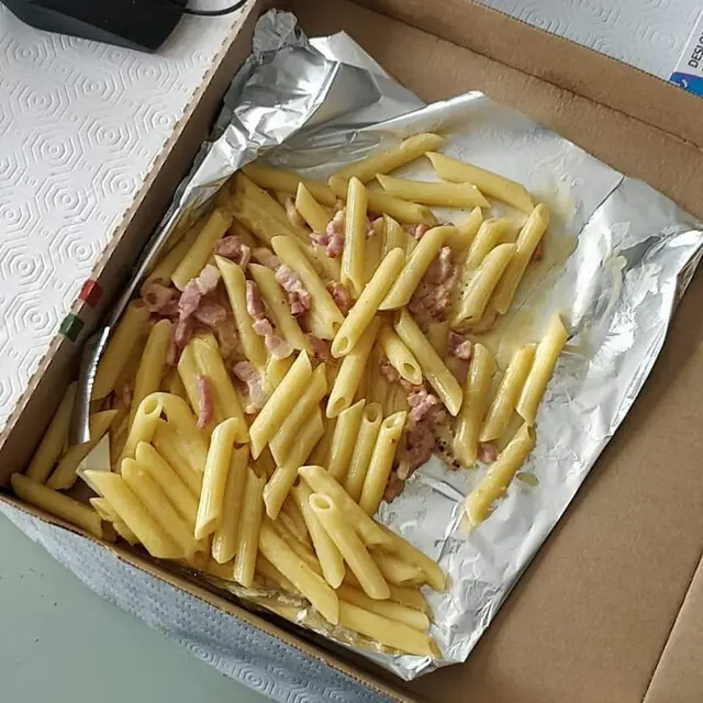 6 Potret Nyeleneh Sajian Pasta Resto Ini Bikin Elus Dada, Jadi Enggak Nafsu