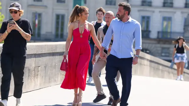 Jennifer Lopez dan Ben Affleck di Paris