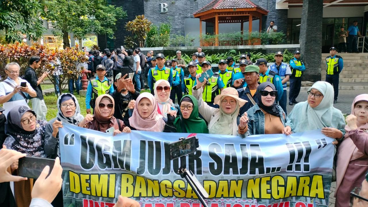 demo ijazah palsu jokowi