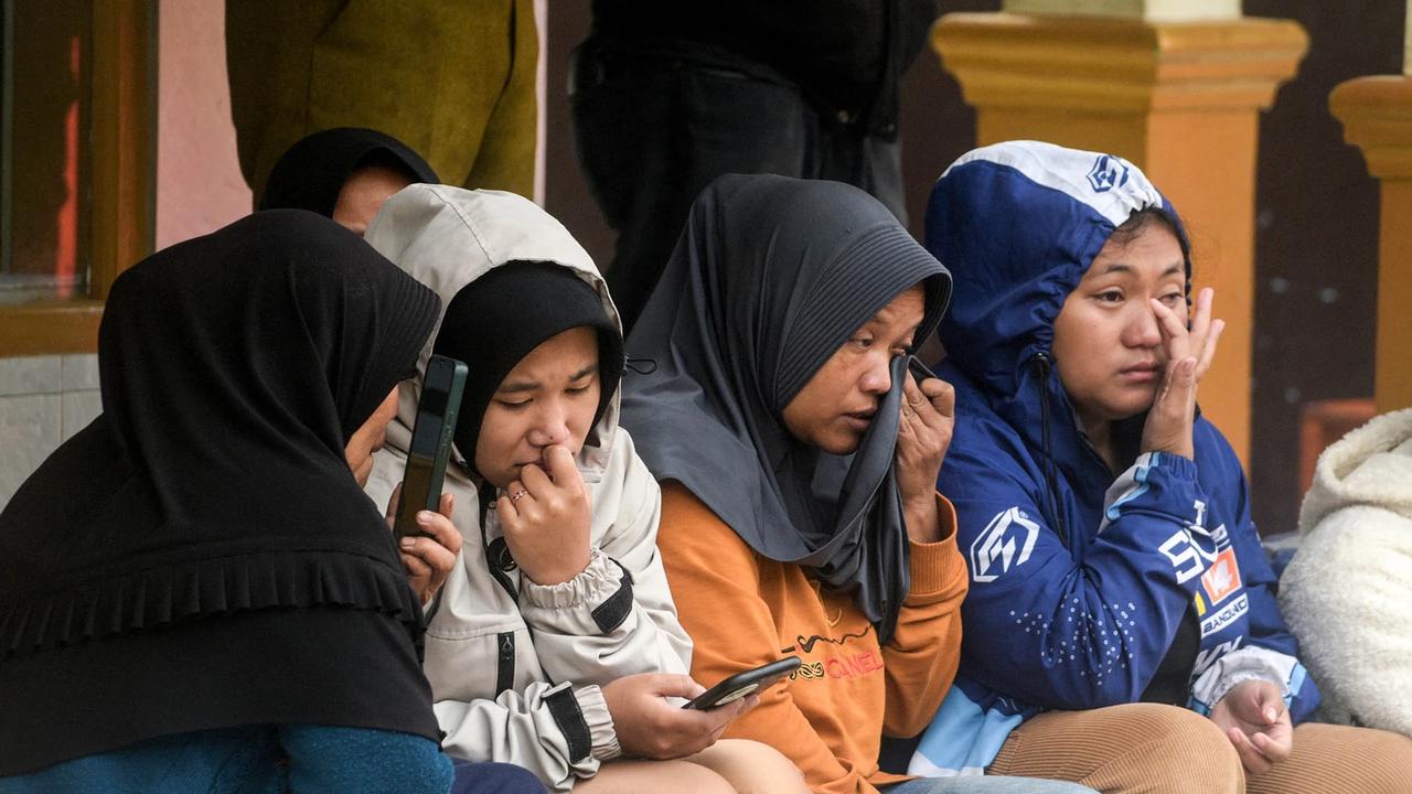 FOTO: Penampakan Longsor Meluluhlantakkan Permukiman di Cisarua Bandung